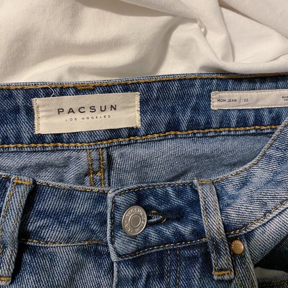 π₯PACSUN EMBROIDERED MOM JEANπ₯ - Picture 3 of 6